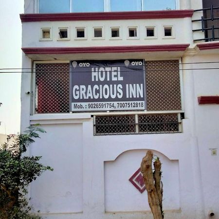 SPOT ON 93693 Hotel Gracious Inn Lucknow Exterior foto