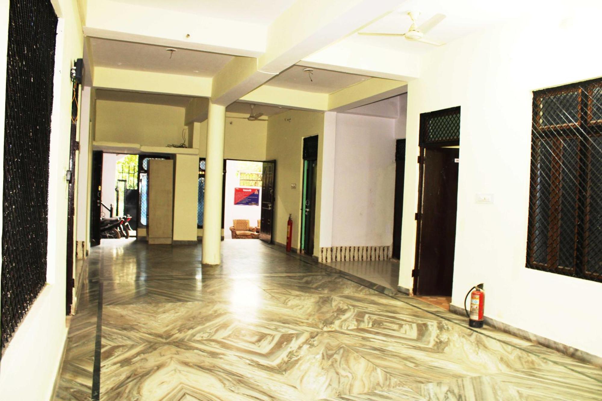 SPOT ON 93693 Hotel Gracious Inn Lucknow Exterior foto
